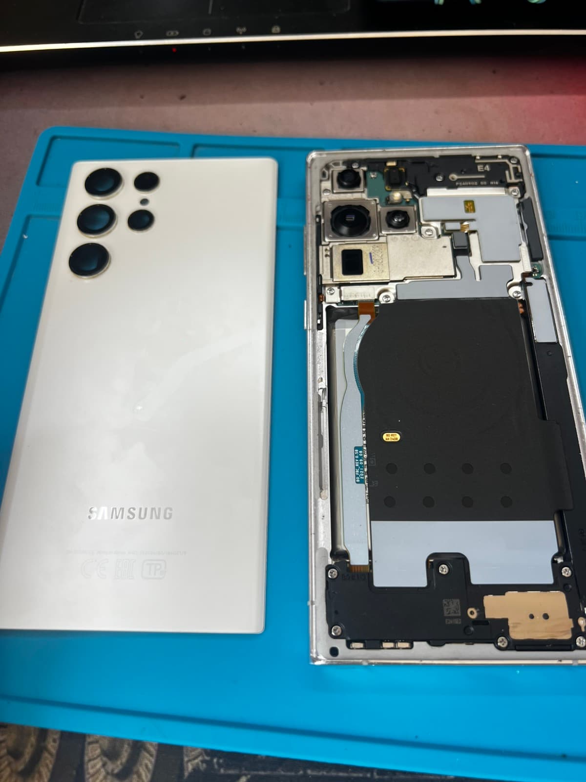 Samsung Galaxy S22 Ultra 5G фото 1